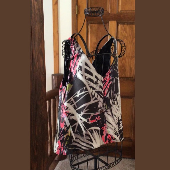 Attic and Barn Top, Size XS - Picture 4 of 8